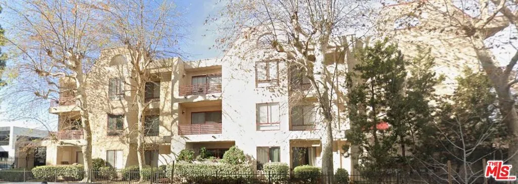 6825 Alabama Avenue 217, Canoga Park, California 91303