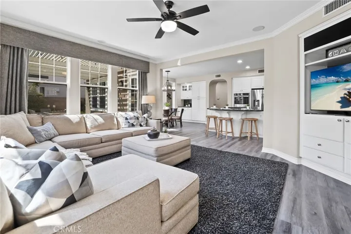 14 Buellton, Irvine, California 92602