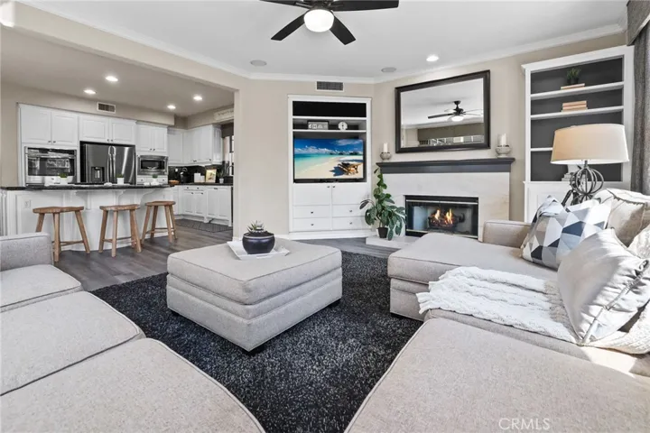 14 Buellton, Irvine, California 92602