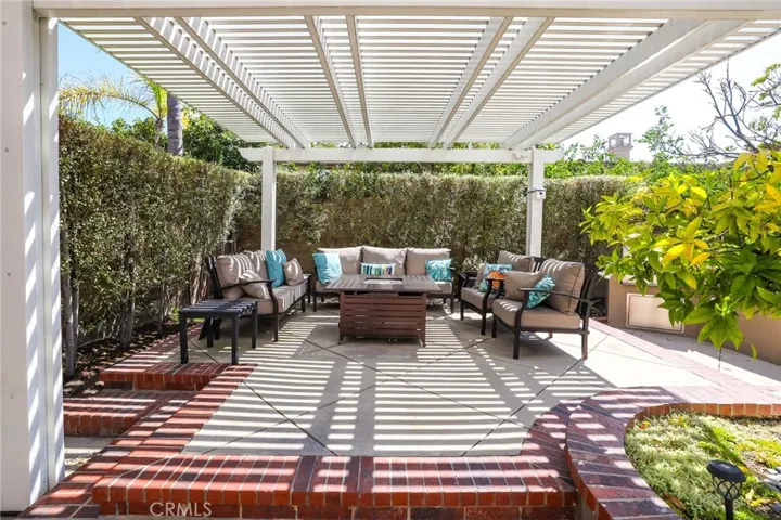 14 Buellton, Irvine, California 92602