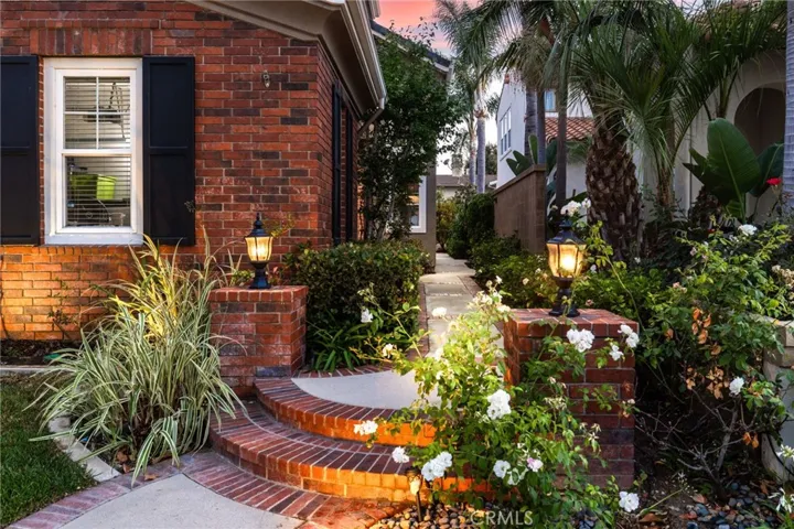 14 Buellton, Irvine, California 92602