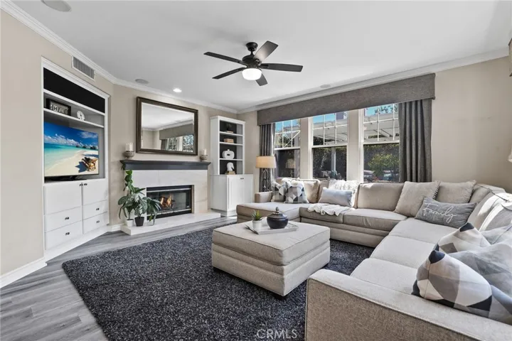 14 Buellton, Irvine, California 92602