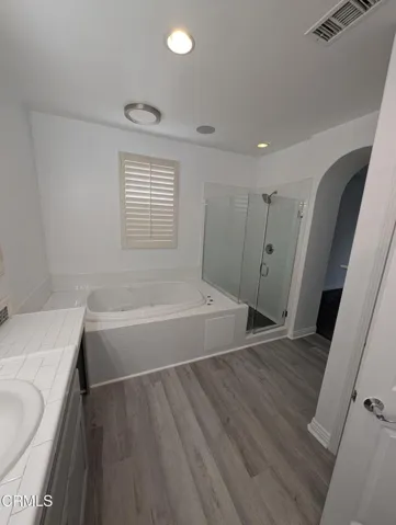 seperate tub and shower