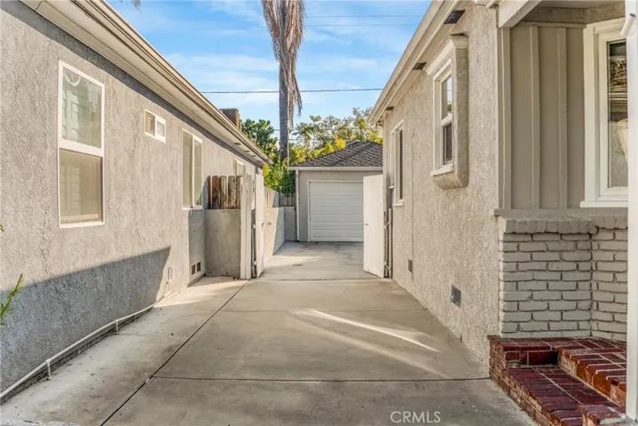 1123 Florence, Burbank, California 91505