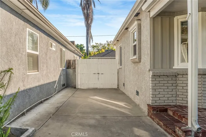 1123 Florence, Burbank, California 91505