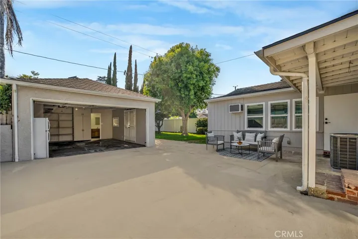 1123 Florence, Burbank, California 91505