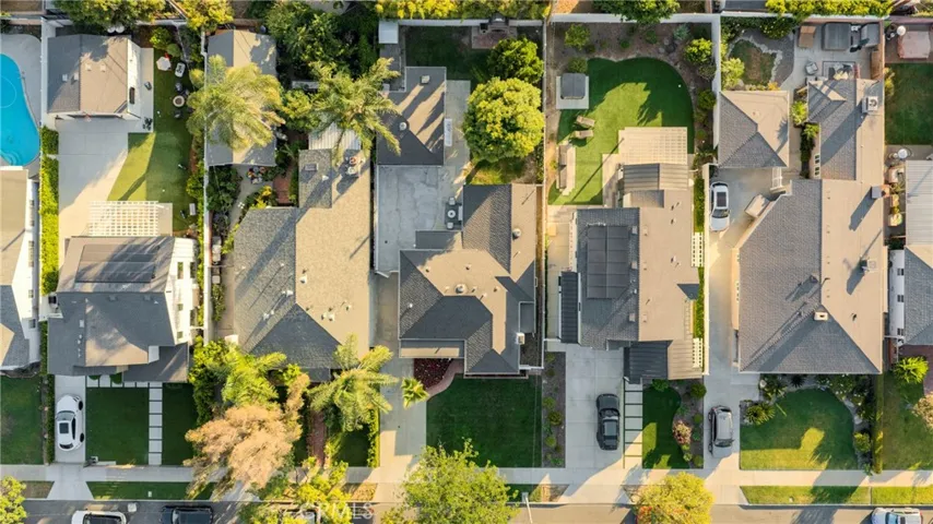 1123 Florence, Burbank, California 91505
