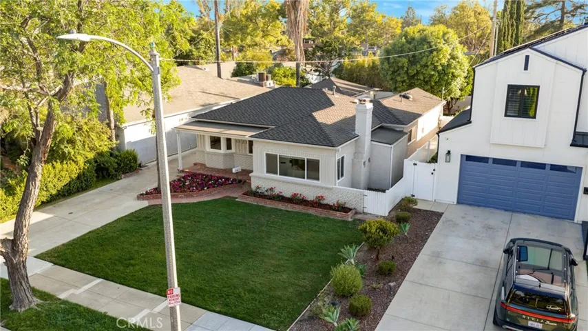 1123 Florence, Burbank, California 91505