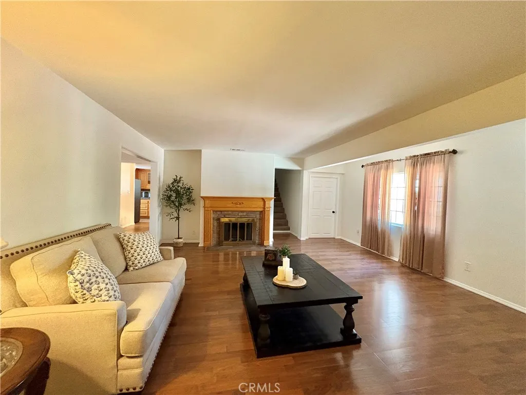 13198 Brand Boulevard, San Fernando, California 91340 — photo 4