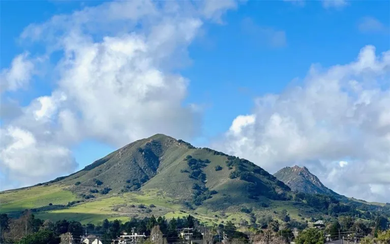 2475 Victoria Avenue, San Luis Obispo, California 93401