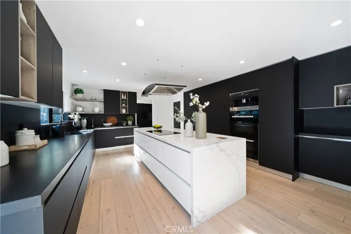 5265 Del Moreno Drive, Woodland Hills, California 91364