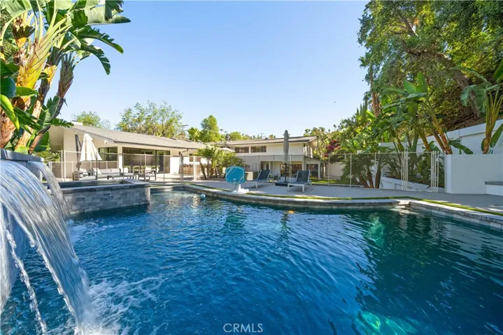 5265 Del Moreno Drive, Woodland Hills, California 91364