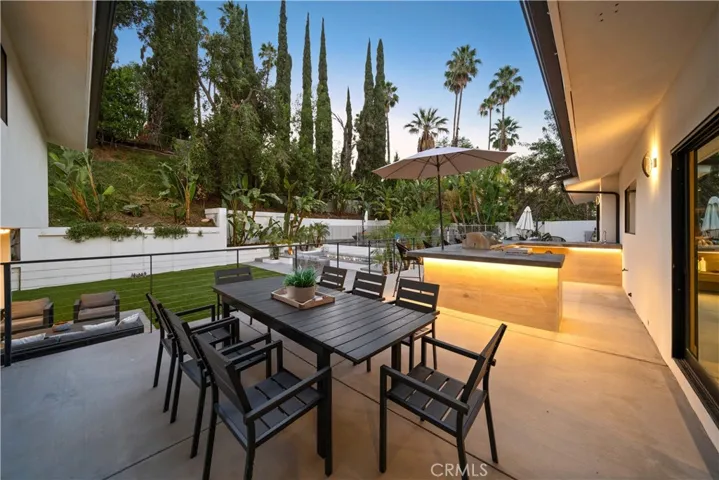 5265 Del Moreno Drive, Woodland Hills, California 91364