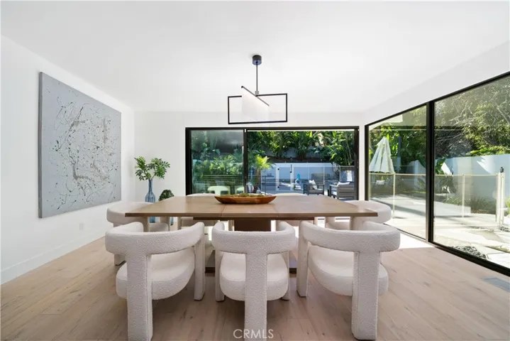 5265 Del Moreno Drive, Woodland Hills, California 91364