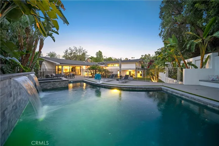 5265 Del Moreno Drive, Woodland Hills, California 91364