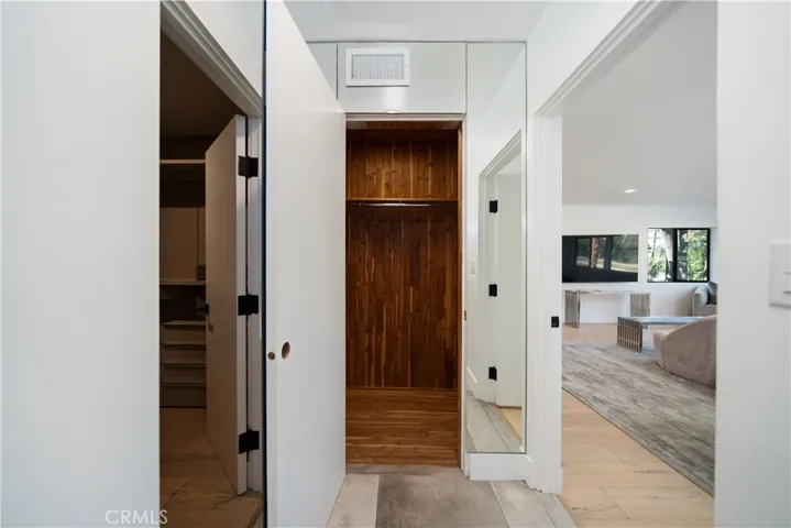 5265 Del Moreno Drive, Woodland Hills, California 91364