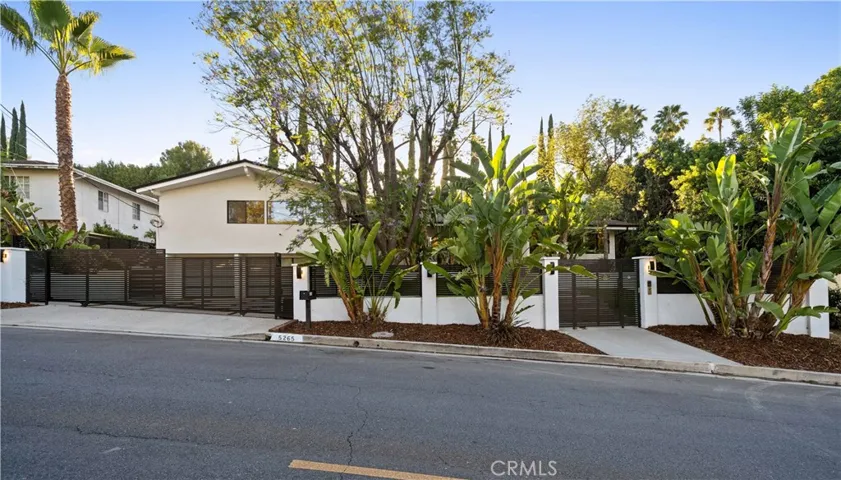 5265 Del Moreno Drive, Woodland Hills, California 91364