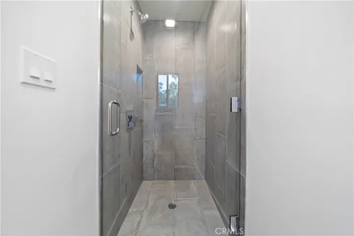 5265 Del Moreno Drive, Woodland Hills, California 91364
