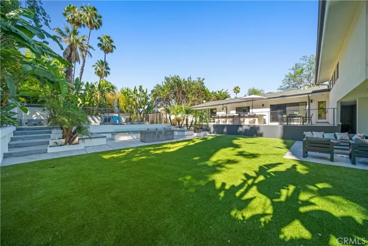 5265 Del Moreno Drive, Woodland Hills, California 91364