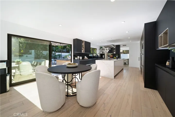 5265 Del Moreno Drive, Woodland Hills, California 91364
