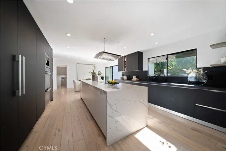 5265 Del Moreno Drive, Woodland Hills, California 91364