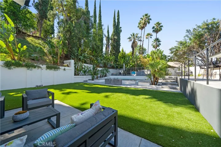 5265 Del Moreno Drive, Woodland Hills, California 91364