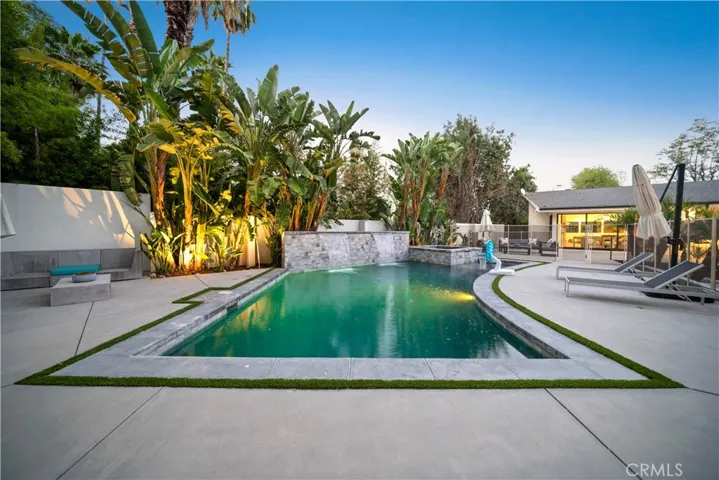 5265 Del Moreno Drive, Woodland Hills, California 91364
