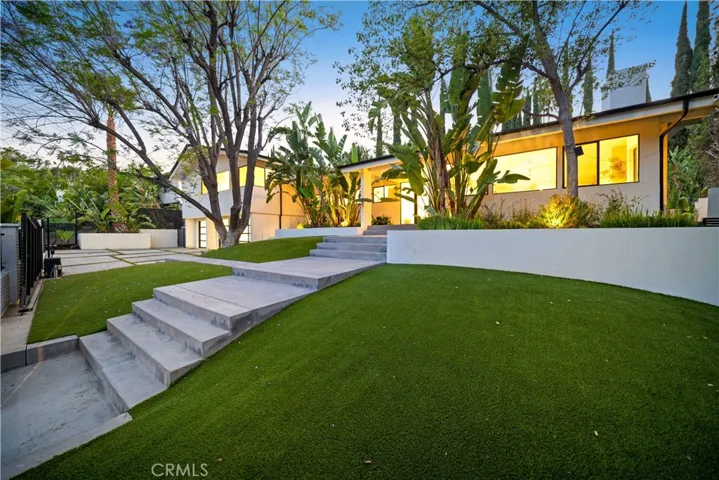 5265 Del Moreno Drive, Woodland Hills, California 91364