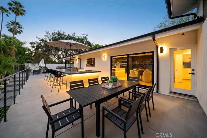 5265 Del Moreno Drive, Woodland Hills, California 91364