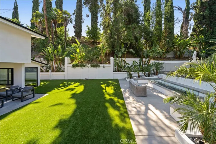 5265 Del Moreno Drive, Woodland Hills, California 91364