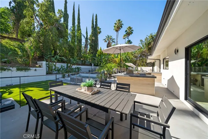 5265 Del Moreno Drive, Woodland Hills, California 91364