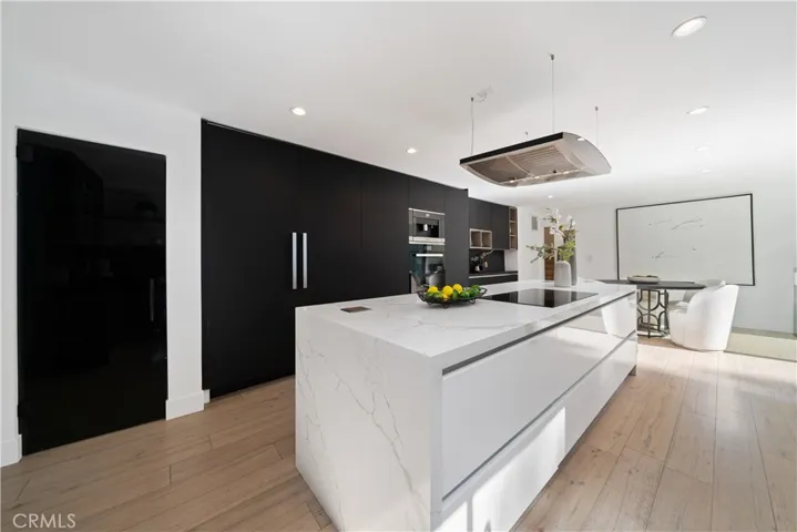 5265 Del Moreno Drive, Woodland Hills, California 91364