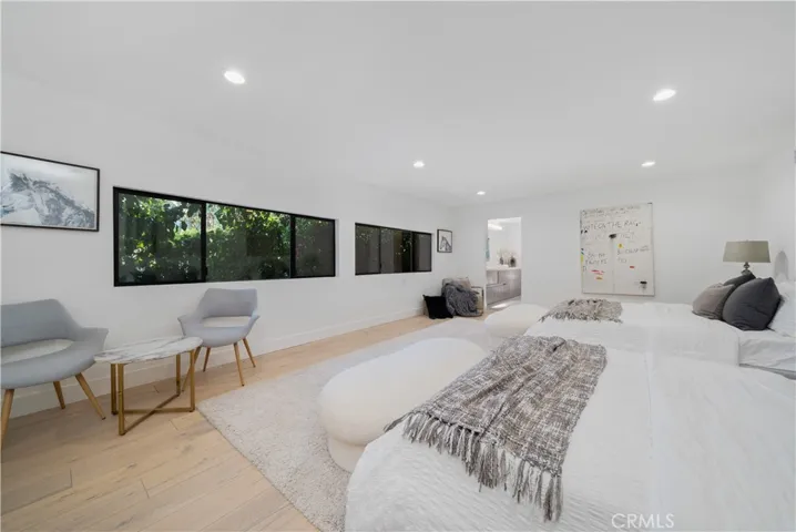 5265 Del Moreno Drive, Woodland Hills, California 91364