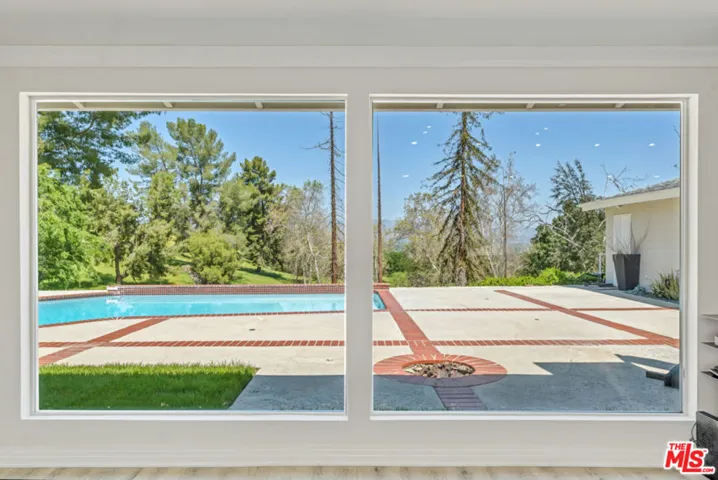 20859 Exhibit Place, Woodland Hills, California 91367