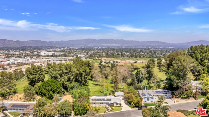 20859 Exhibit Place, Woodland Hills, California 91367
