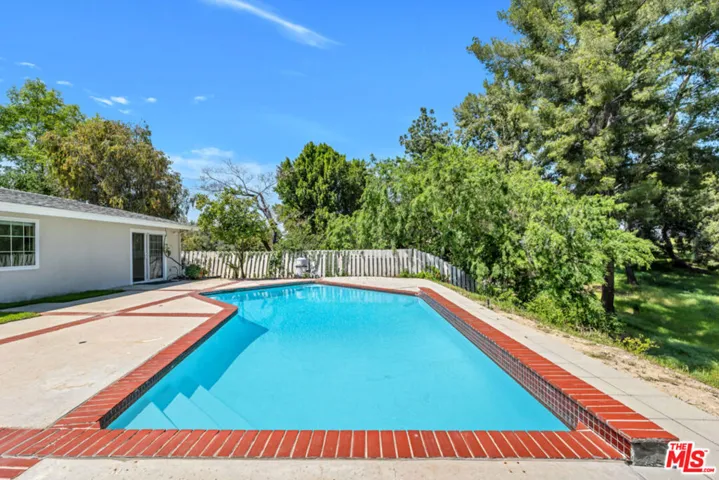 20859 Exhibit Place, Woodland Hills, California 91367