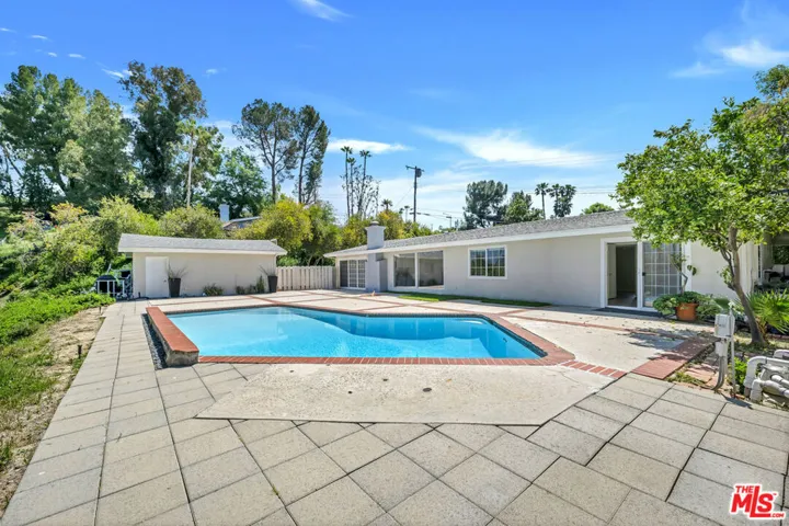 20859 Exhibit Place, Woodland Hills, California 91367
