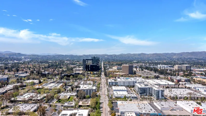 20859 Exhibit Place, Woodland Hills, California 91367