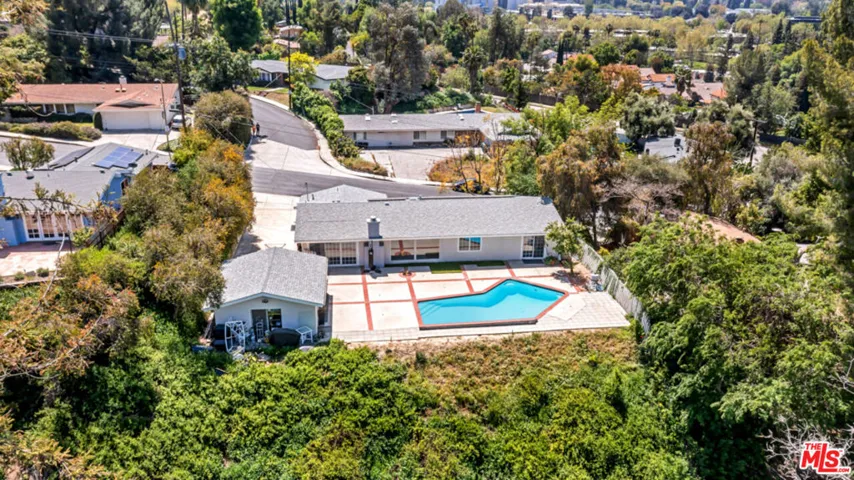 20859 Exhibit Place, Woodland Hills, California 91367