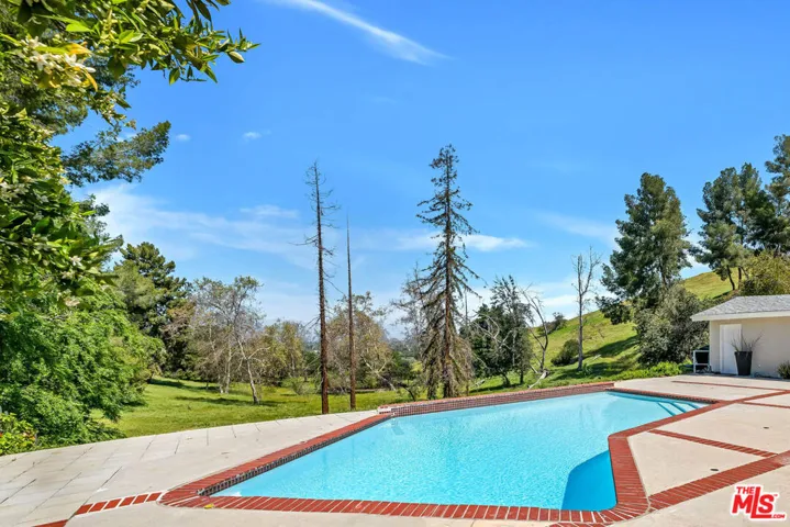20859 Exhibit Place, Woodland Hills, California 91367