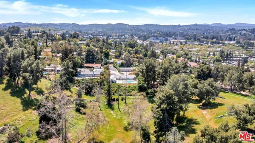 20859 Exhibit Place, Woodland Hills, California 91367