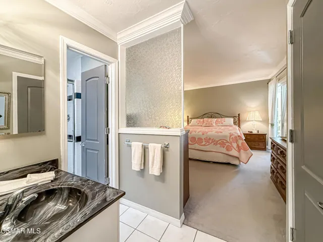 ePrimary Bedroom Suite4