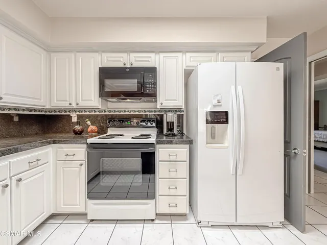 cKitchen and Dining5