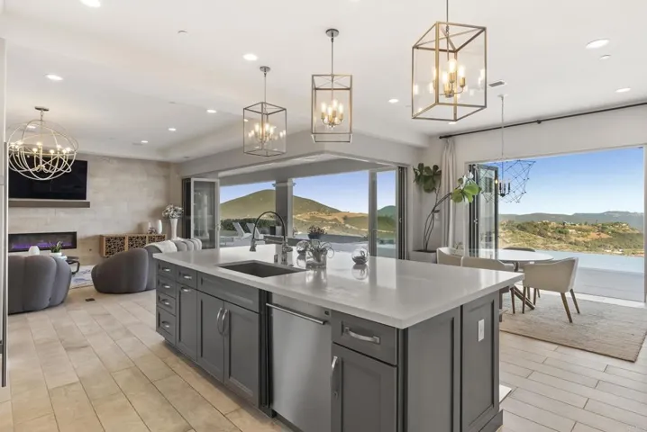 560 Ledge Street, San Marcos, California 92078
