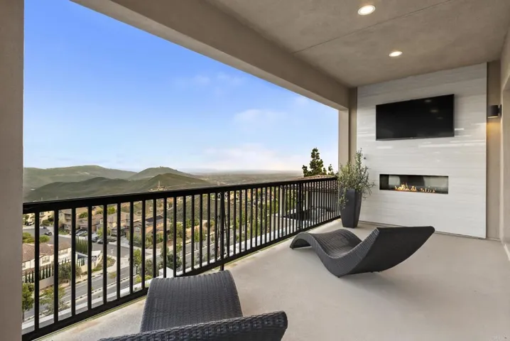 560 Ledge Street, San Marcos, California 92078