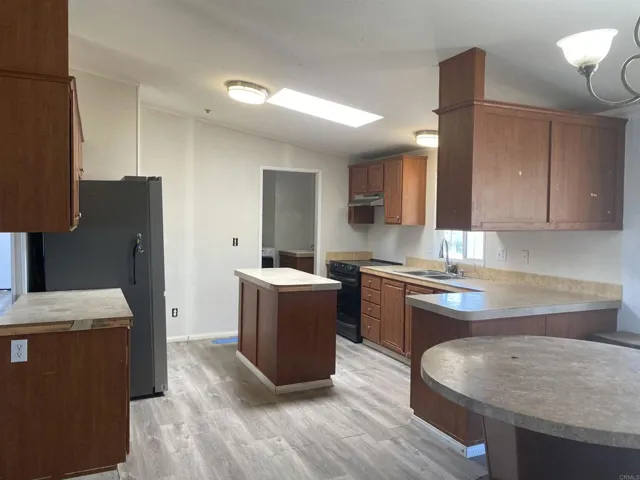 Note the skylight and island!