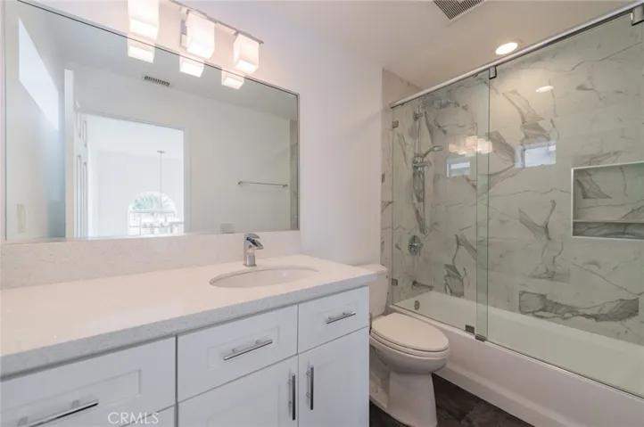Hallway Bath on 3rd Floor