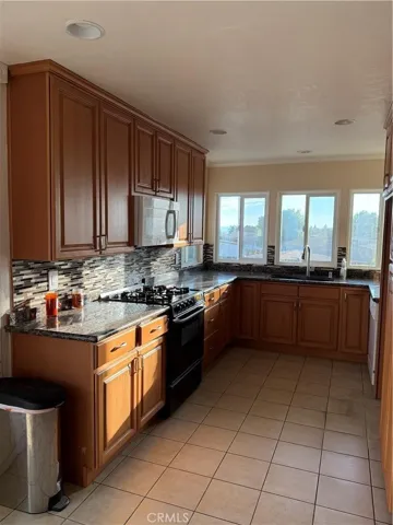 15455 Glenoaks Boulevard 226, Sylmar, California 91342