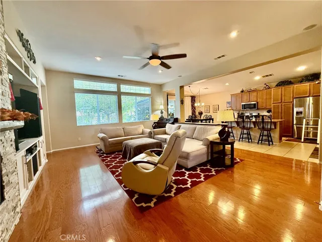 39446 11th W, Palmdale, California 93551