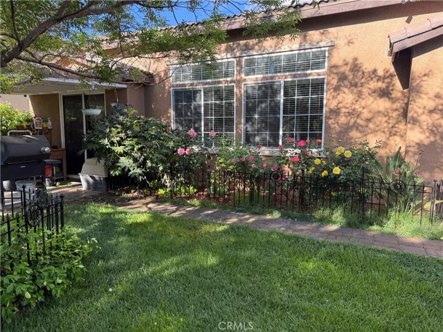 39446 11th W, Palmdale, California 93551